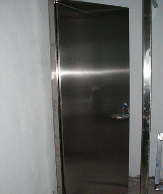 廠家》茂名防輻射鉛門《價(jià)格、規(guī)格(圖),庫存安全防護(hù)產(chǎn)品,無錫市鑄榮利金屬材料