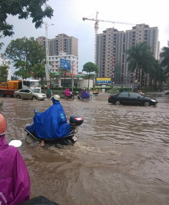 廣東多地遭遇水浸街 網友呼喚晴天何時回歸茂名